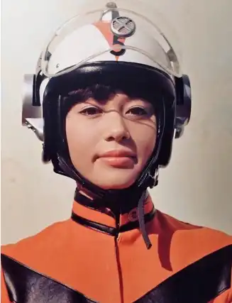 《归来奥特曼》中的经典形象百合子照片。